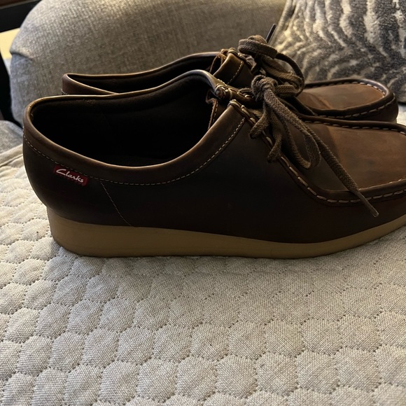 Woman’s Clark low leather shoes - Picture 3 of 5